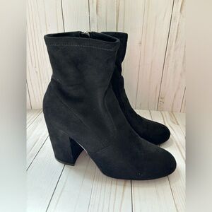 Steve Madden Black Booties size 7.5 suede